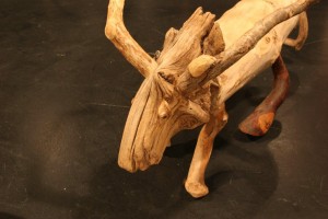 wildholzskulptur ziege
