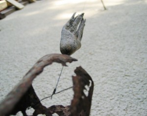 humanitärer auslandseinsatz - wildholzskulptur